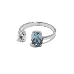 Anillo ajustable oval color azul elaborado en plata de Victoria Cruz