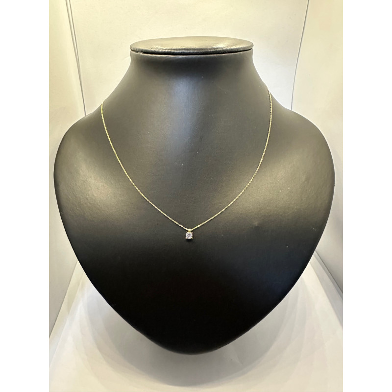 Collar de oro amarillo de 18 kts, con cadena y colgante