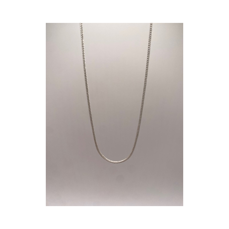 Cadena de plata de ley de 925 m/m de 40 cms de largo.