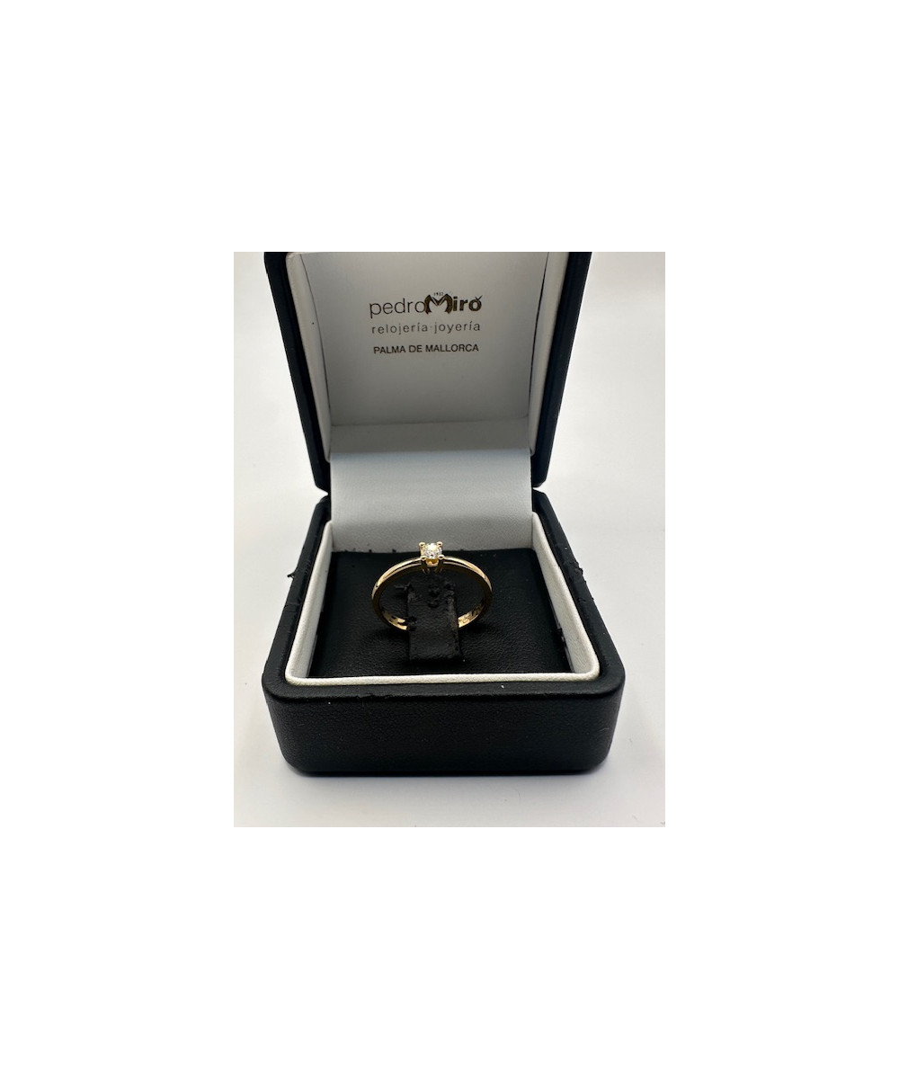 Anillo de oro amarillo de 18 KTS, 750 M/M, con diamante talla brillante
