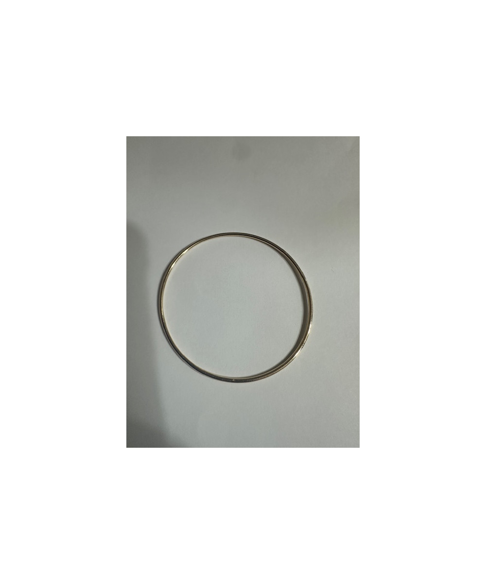 Aro ORO 18 KTS, tipo aro mallorquín entorsillado.
