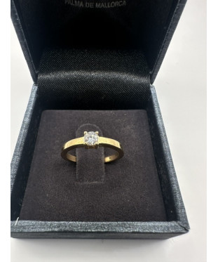 Anillo de ORO  de  18 kts,...